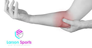 Tennis (lateral epicondlylitis) and golfer's elbow (medial epicondlylitis) tends to feel like a dull ache in the elbow joint that gets worse with more activity. Golfer S Elbow Not Just For Golfers Anymore Larson Sports And Orthopaedics