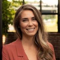 Kristen Mackinnon's Instagram, Twitter & Facebook