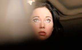 Holly Pyle's Instagram, Twitter & Facebook