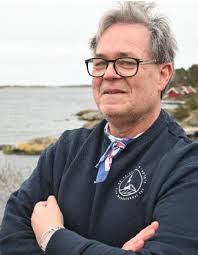 På leting etter julegaver? Vi har flotte eksklusive produkter som passer  under treet. Klær, klokker, vin- og ølglass, bærekraftig handlenett og den  flotte boken "Fyrglede". Våre produkter knyttet opp mot Norges eneste