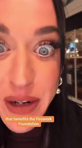 Katy Perry y su helado: ¡No te lo puedes perder!