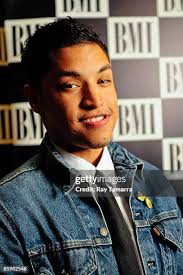 Ramon Owen's Instagram, Twitter & Facebook