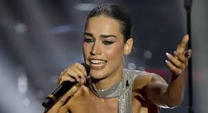 Clara Singer's Instagram, Twitter & Facebook