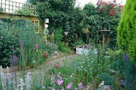 11 Charming Small Garden Ideas On A Budget The Middle Sized Garden Gardening Blog This time we will take you 20 great small garden ideas on a budget for vegetables which are very enjoyable and will make you feel beautiful open spaces.