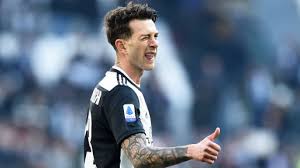 Cristiano ronaldo is finally signed by the transfer amount €100 million (£88 million) and his juventus weekly salary fixed as £1,000,000. Federico Bernardeschi Player Profile 20 21 Transfermarkt