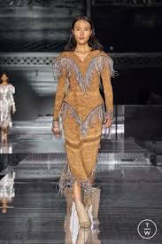 Son nom sémitique, attesté déjà dans les archives de mari est tadmor. The Fashion Search Engine Tagwalk