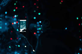 Check spelling or type a new query. 12 Kamera Telefon Pintar Terbaik Untuk Keadaan Cahaya Rendah