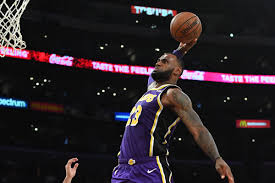 Est from smoothie king center in new orleans, la. Lakers Vs Pelicans Final Score Huge Shot From Lebron James Helps L A Hold On In Must Win Game Silver Screen And Roll