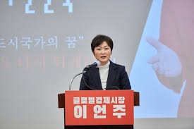 파업 비정규직에 '막말'…이언주 통화 후폭풍 / sbs 국민의당 이언주 의원이 파업하던 비정규직 노동자들을 부적절하게 국민의힘 이언주 예비후보의 '탈곡기' 풀 영상의 핵심만 쏙쏙 뽑아봤습니다. ë¹¨ê°„ë¶ˆ ì¼œì§„ ë¶€ì‚°ì‹œìž¥ ì„ ê±° ê¹€ì¢…ì¸ ë¶€ì‚° ê°€ê² ë‹¤