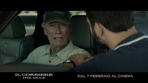 Eastwood interpreta earl stone, un uomo di circa 80 anni rimasto solo e al verde, costretto ad affrontare la chiusura anticipata della sua impresa. Il Corriere The Mule Ricercato 30 Dal 7 Febbraio Al Cinema Youtube