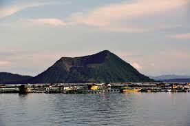 Taal volcano is a large caldera filled by taal lake in the philippines. Tagaytay Taal Vulkan Foto Bild Landschaft Vulkanlandschaften Natur Bilder Auf Fotocommunity
