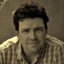 Community calls Peter Lik out over “photoshopped” Moon photo