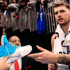 Tatum, doncic, kuzma, de'aaron fox, collin sexton, jordan bell and frank ntilikina, along with wnba standouts kelsey mitchell and kelsey plum, all created custom. Shoe In Mavs Star Luka Doncic Is Marketing Gold And Is About To Cash In With A Sneakers Deal Sports Illustrated Dallas Mavericks News Analysis And More