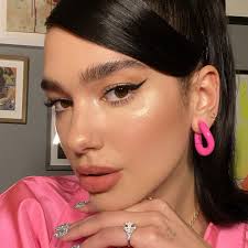 Lisa Eldridge On Instagram Love Making Up This Beautiful Face Dualipa For The Jimmyfallon Show In 2021 Celebrity Makeup Looks Makeup Looks Natural Glowy Makeup