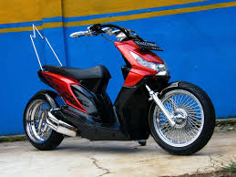 Terus ketemu abang yang jualan bensin ini. 9 Beat Ideas Scooter Custom Motorcycle Honda