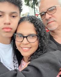 Elizabeth Fabian's Instagram, Twitter & Facebook