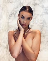 Melinda London Sharky (Photoshoot, 2021)