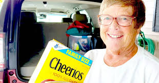 Buttonwood Bay helping the hungry