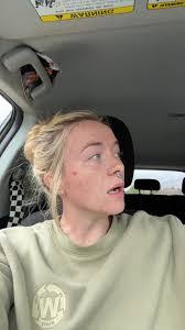 Alexis Bedgood's Instagram, Twitter & Facebook