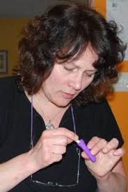 How to Make and Use an Essential Oil Nasal Inhaler with Recipes!