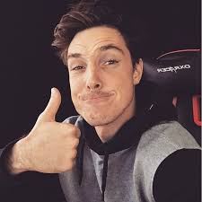 Hd images of the popular online celebrity and games, lazarbeam, with every new tab. How Much Money Lazarbeam Makes On Youtube Net Worth Naibuzz
