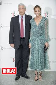 El Insuperable Look Con Sello Espanol De Isabel Preysler Para Una Noche En La Opera En 2020 Isabel Preysler Preysler Vestidos De Damas De Honor