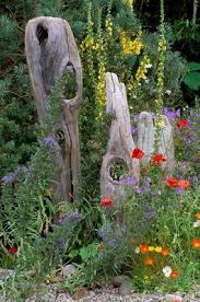 Natural Driftwood Sculpture Fence In Marney Hall S Rooting And Shooting Garden Hamp Garden Ideas Diy Garten Gartenstatue Treibholz Projekte