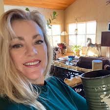 Margaret Manes's Instagram, Twitter & Facebook