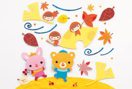 木枯らしに舞う落ち葉に 小さな妖精ちゃんたち こんなかわいい妖精ちゃんたちが一緒なら寒くないですね 葉は ハギレやフェルトをプラスして模様にします 教室のデコレーション 壁 飾り 手作り 幼稚園の工作