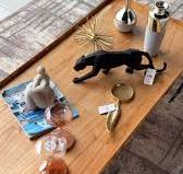 A mesa de centro perfeita para transformar sua sala de estar está aqui! Com  medidas ideais de 1,25m x 0,60m, ela combina funcionalidade e estilo para  se adaptar a diferentes espaços e decorações., ...