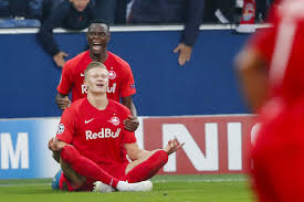 Einfache zugtickets von barcelona nach salzburg hbf kosten ab € 93,90 für die zweite klasse, wenn sie im voraus buchen. Bundesliga At Bl Journal The Rise Of Salzburg S Smilling Assassin