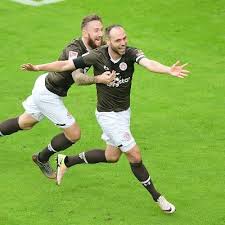 Absteiger fc schalke 04 empfängt den hamburger sv. Hamburger Sv Vs Fc St Pauli Hsv Fcsp Hsvfcsp Livefoopdates Twitter