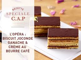 L Opera Biscuit Joconde Ganache Et Creme Au Beurre Cafe Du Cap Patissier Recette En 2020 Cours De Patisserie Biscuit Joconde Cap Patissier