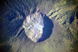 Startseite white island vulkanausbruch überrascht touristen auf «white island» ++ mindestens ein toter ++ mehrere vermisste. Mount Tambora Wikipedia