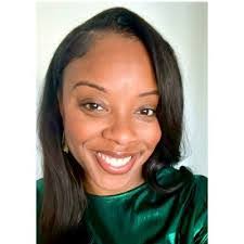 Ella Warren's Instagram, Twitter & Facebook