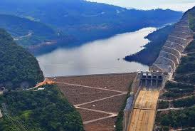Continuando con el recorrido, en la represa de la salvajina el río reposa y se oxigena un poco, sin embargo, posteriormente pasa por 7 minas de oro, algunas de las cuales utilizan mercurio en su extracción y antes de entrar al departamento del valle del cauca hay 8 areneras entre artesanales e industriales. El Bid Presta 1 000 Millones De Dolares Para El Proyecto Hidroelectrico Mas Grande De Colombia Alnavio
