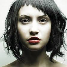 Carr Plongeant Frange Asymtrique Comment Seraton Coiff Cet Coiffure Frange Frange Asymetrique Frange Courte