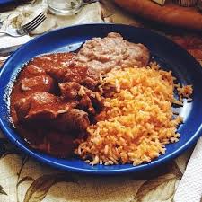Bistec En Salsa Roja Puerto Rico Zanahorias Y Papas Ennvueltas En Bistec Y Banado En Salsa Roja Mexicanfoodporn Mexican Food Recipes Mexican Food Recipes Easy Mexican Food Recipes Authentic