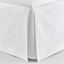 There is also a full kitchen with a dishwasher and microwave. Montauk Matelasse Full Bed Skirt