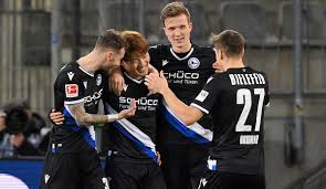 By examining the defensive side, stuttgart is performing with a result of 1.1 and arminia bielefeld 2 conceded per. Dsc Arminia Bielefeld Vfb Stuttgart 3 0 Bielefeld Nutzt S04 Pleite Zehn Punkte Auf Die Abstiegsplatze