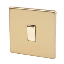 Meljac toggles and push buttons are available as either latching (simple on/off) or momentary above: Varilight 10ax 1 Gang 2 Way Light Switch Brushed Brass Switches Screwfix Com