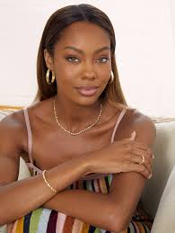 18K Yellow Gold Diamond Maya Band Ring