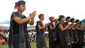 Mengikut sejarah tanah melayu adalah dipercayai suku kaum bugis ini telah meninggalkan kepulauan sulawesi menuju ke pulau jawa, sumatera, semenanjung malaysia. Suku Mandailing Di Malaysia Minta Tortor Diakui Nasional Tempo Co