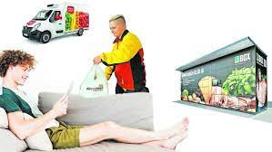 Der mann hält spendenbox mit essen. Lebensmittel Nach Hause Liefern Lassen So Geht S In Nurnberg Nurnberg Nordbayern