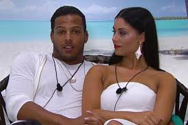 Love Island S Cally Jane Beech Involved In Horrid Car Crash With Daughter Vienna One