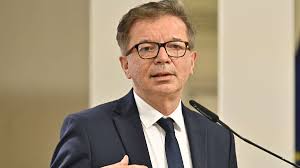 Seite 'leonore gewessler, ba, biografie' teilen. Austria S Health Minister Is Ill Ovp Is Already Speculating About His Resignation Pledge Times