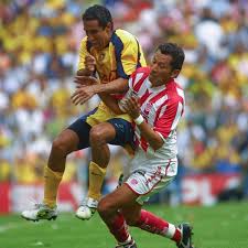 El ibérico, de 37 años, se inició como árbitro en la temporada 1995/96. La Incomoda Relacion De America Y Necaxa Como Hermanos En La Liga Mx America Monumental