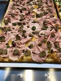 Da oggi puoi scegliere come gustarti tutta la freschezza delle nostre materie prime! Prosciutto Cotto Di Praga Con Champingnon Picture Of Sfizi Di Pizza Rende Tripadvisor