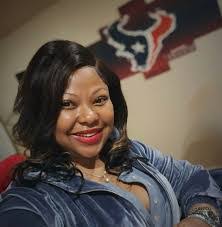 Stacey Overton's Instagram, Twitter & Facebook