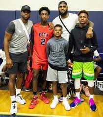 New Superteam Lebron James And Dwyane Wade S Sons Will Be High School Teammates Next Season Lebron James Jr Lebron James And Wife Lebron James